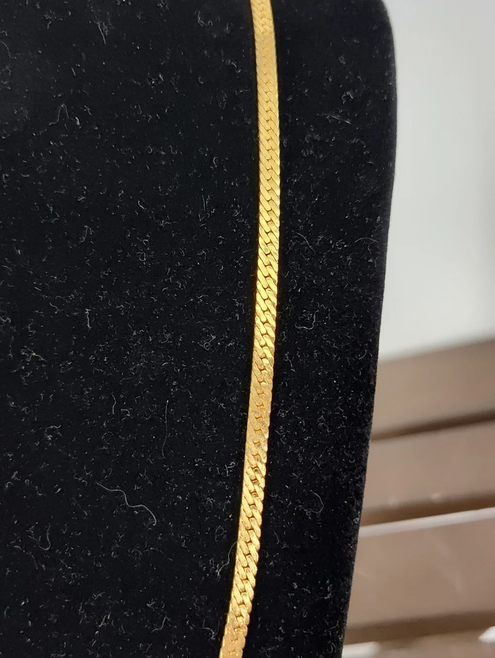 Vintage Avon Classic Gold Tone Herringbone Chain Necklace - Women